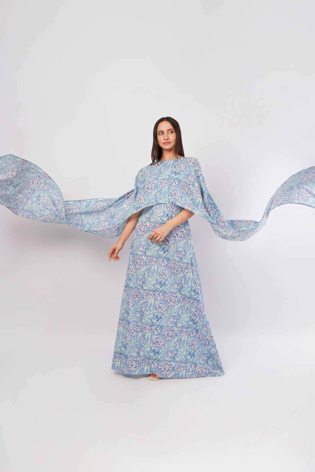 Robe Lucy